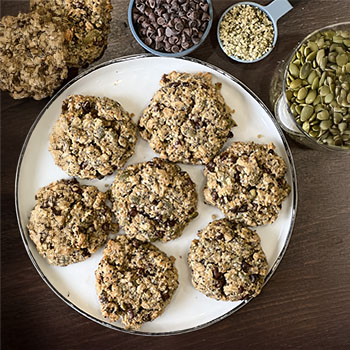 Biscuits au quinoa, au tahini et aux graines