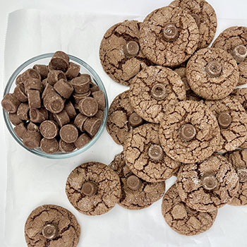 Biscuits au chocolat en fleur avec Mini Rolo